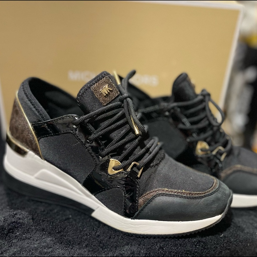 MICHAEL KORS LIV TRAINER sz 6.5